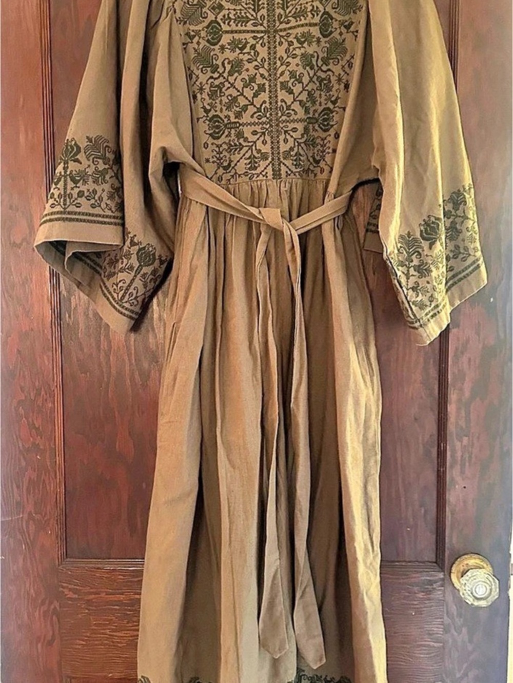 Voriagh "Mivilud" Embroidered Maxi Dress in green - Picture 9 of 13